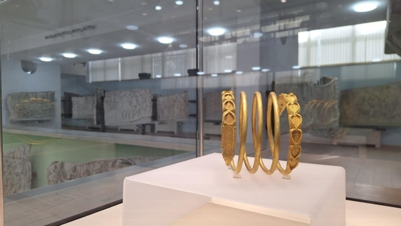 După 13 ani, România a recuperat o nouă brățară dacică. Obiectul de patrimoniu a fost luat de la „un cetățean din UE”