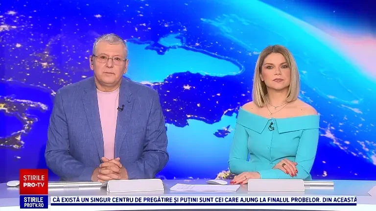 Cu preoții în frunte, sute de greco-catolici din Blaj au refăcut simbolic drumul crucii parcurs de Iisus Hristos către Golgota - locul în care a fost răstignit