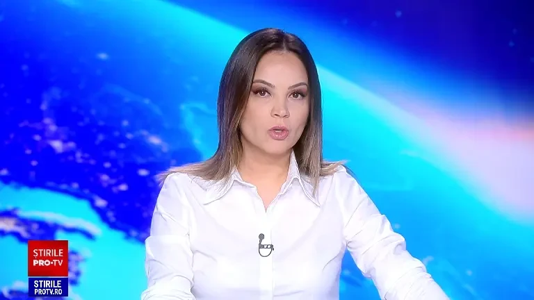 „Thriller” pe străzile din Arad. Urmărit de poliție, un motociclist fără permis a lovit în plin o maşină aflată în mers