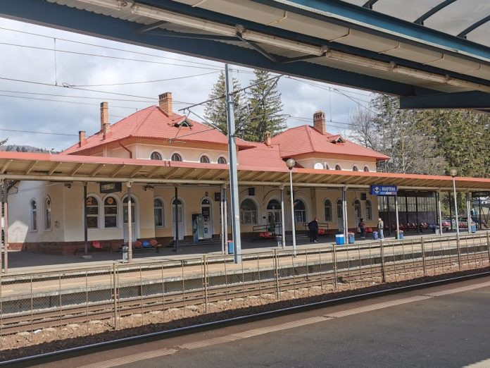 „Trenul fără naș": Un șef de tren CFR, uitat în Gara Bușteni. Cum a fost „repus în funcție”