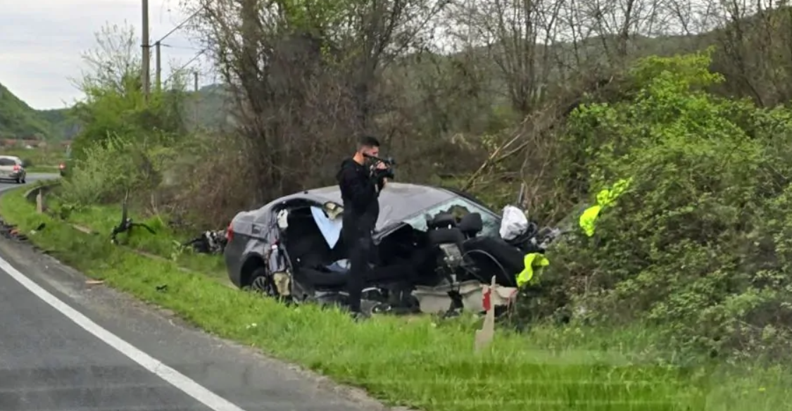 Cum a ajuns să se rupă în bucăți mașina în care a murit tânărul de 23 de ani. Greșeala făcută de șofer