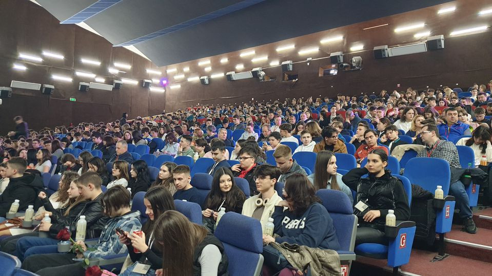 „De ce nu am văzut niciodată asta”. Reacția unui grup de elevi după vizionarea documentarului „Tovarășu”