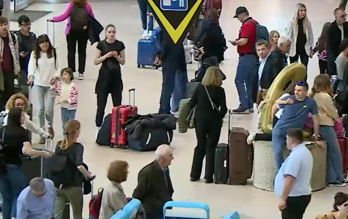 Ce au luat cu ei în bagaj mulți români care au plecat în vacanță de Paște. Le-au cărat chiar și până în Egipt