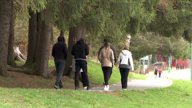 Vacanța de Paște la munte. Turiștii și-au început ziua cu drumeții, plimbări cu bicicleta și preparate tradiționale