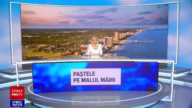 Paște ca în mijlocul verii. Turiștii au ciocnit ouă roșii pe nisip și au făcut prima baie în Marea Neagră