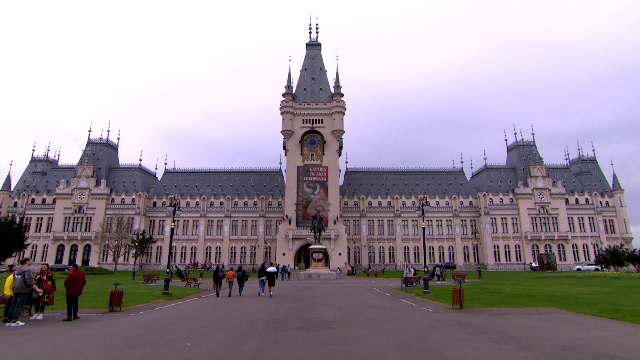 Turiști din întreaga lume au vizitat Palatul Culturii din Iași, deschis în premieră de Paște. „Suntem fascinați”