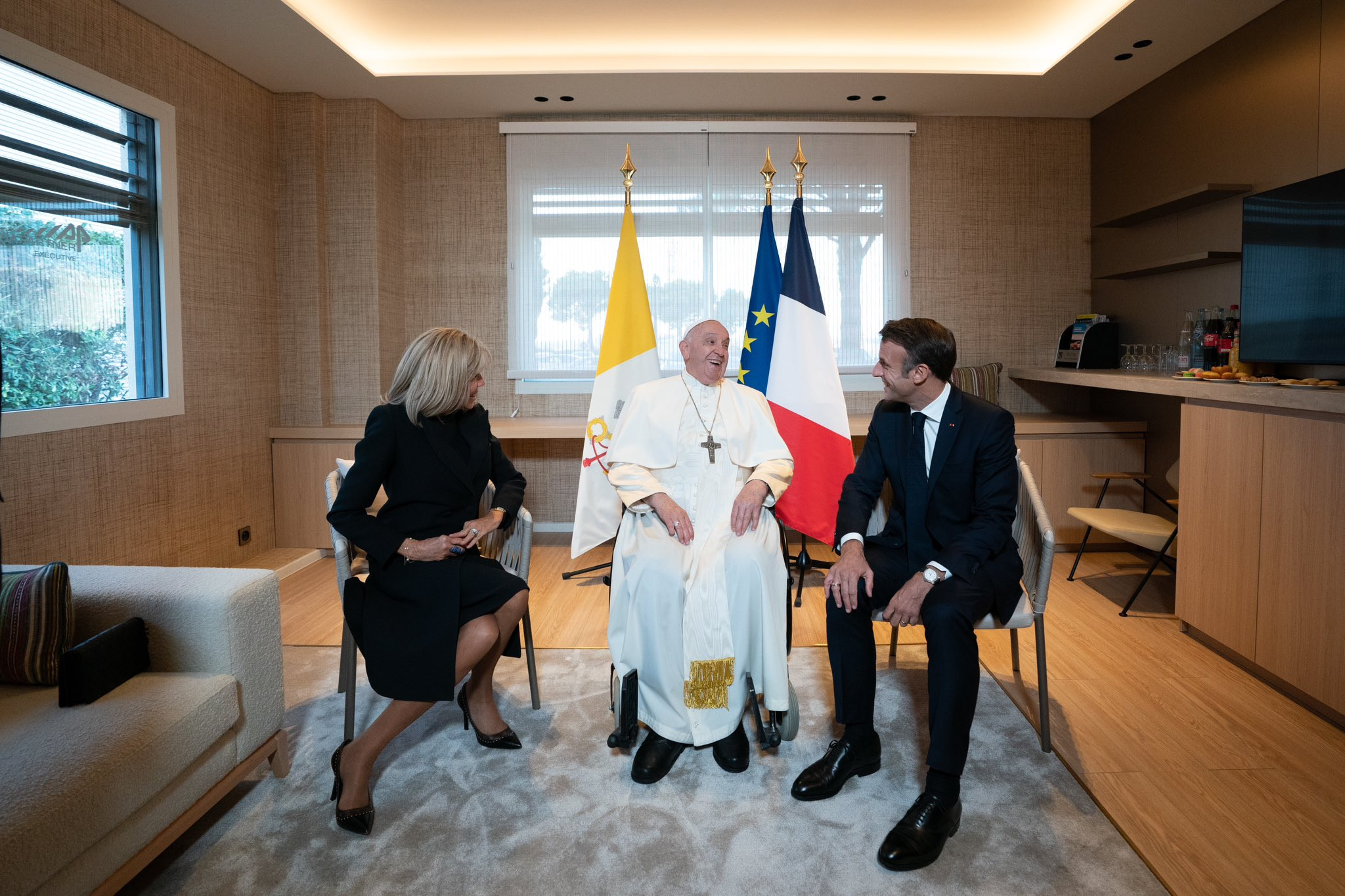 reactii Papa Francisc