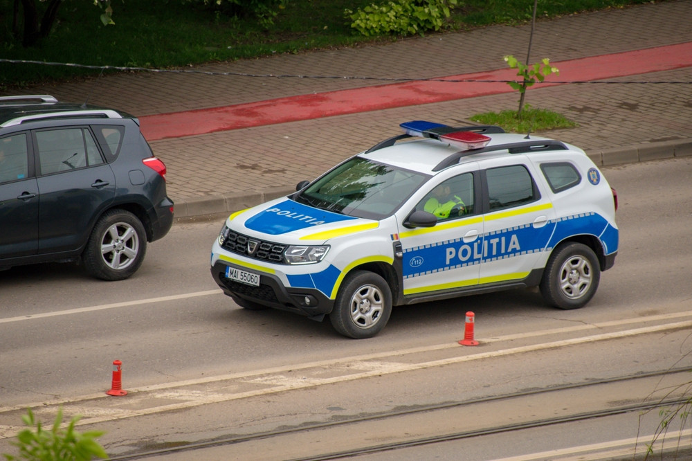 Un bărbat s-a spânzurat cu firul telefonului din celulă, în arestul Poliției Gorj. Acesta era suspectat de crimă