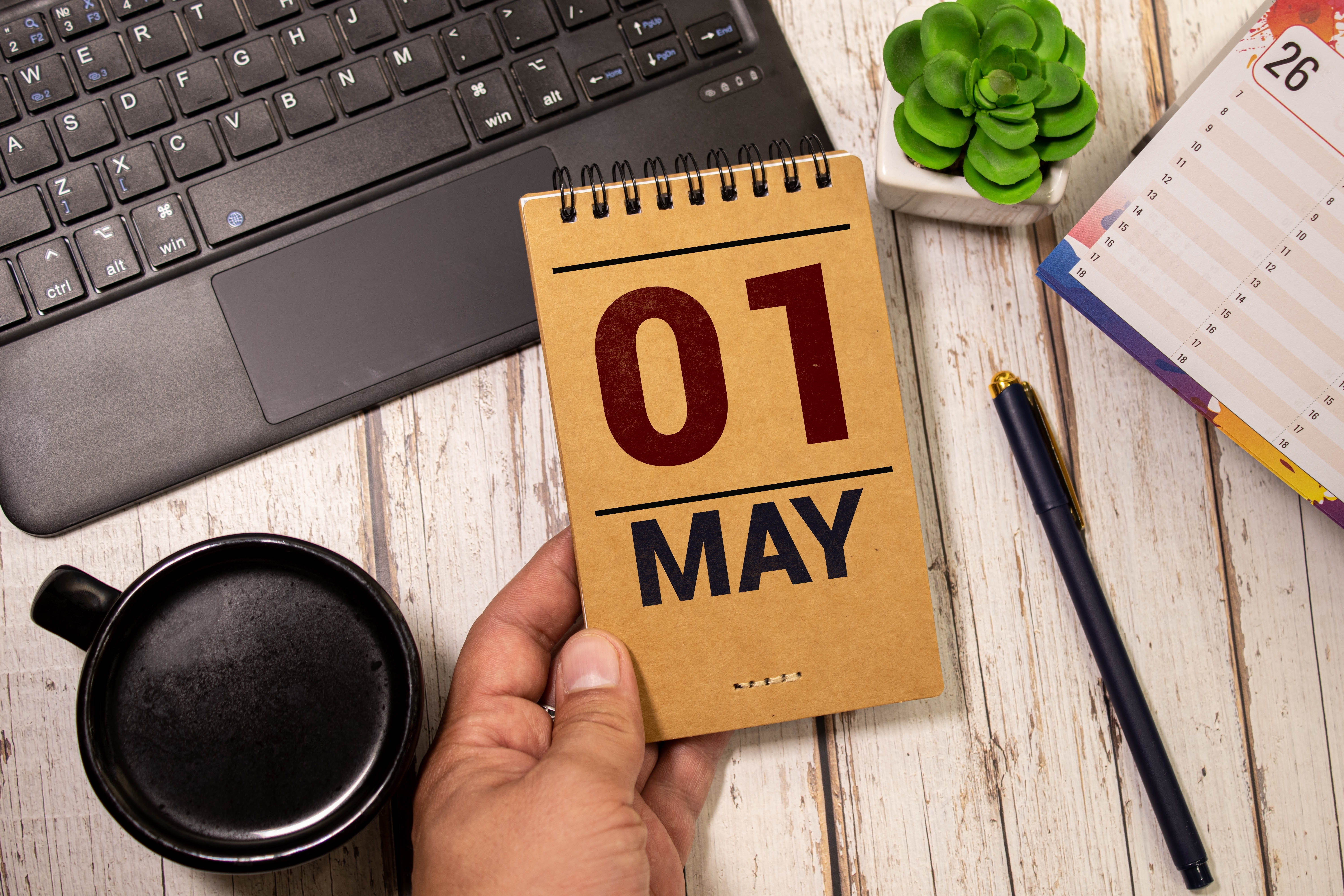 Zile libere de 1 Mai 2025. Cât durează minivacanța pentru bugetari