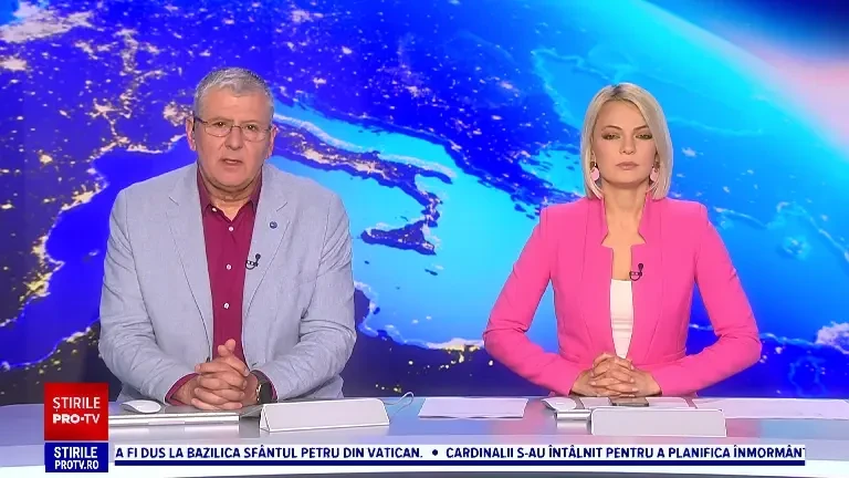 Momentul în care o mamă și copiii ei evită la limită o explozie de canal pe o stradă din SUA