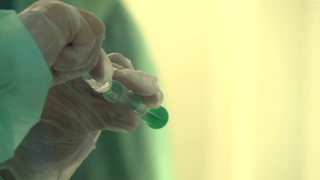 Bărbat din Timiș, la terapie intensivă după ce s-a infectat cu virusul West Nile. Medicii nu știu de unde a luat boala