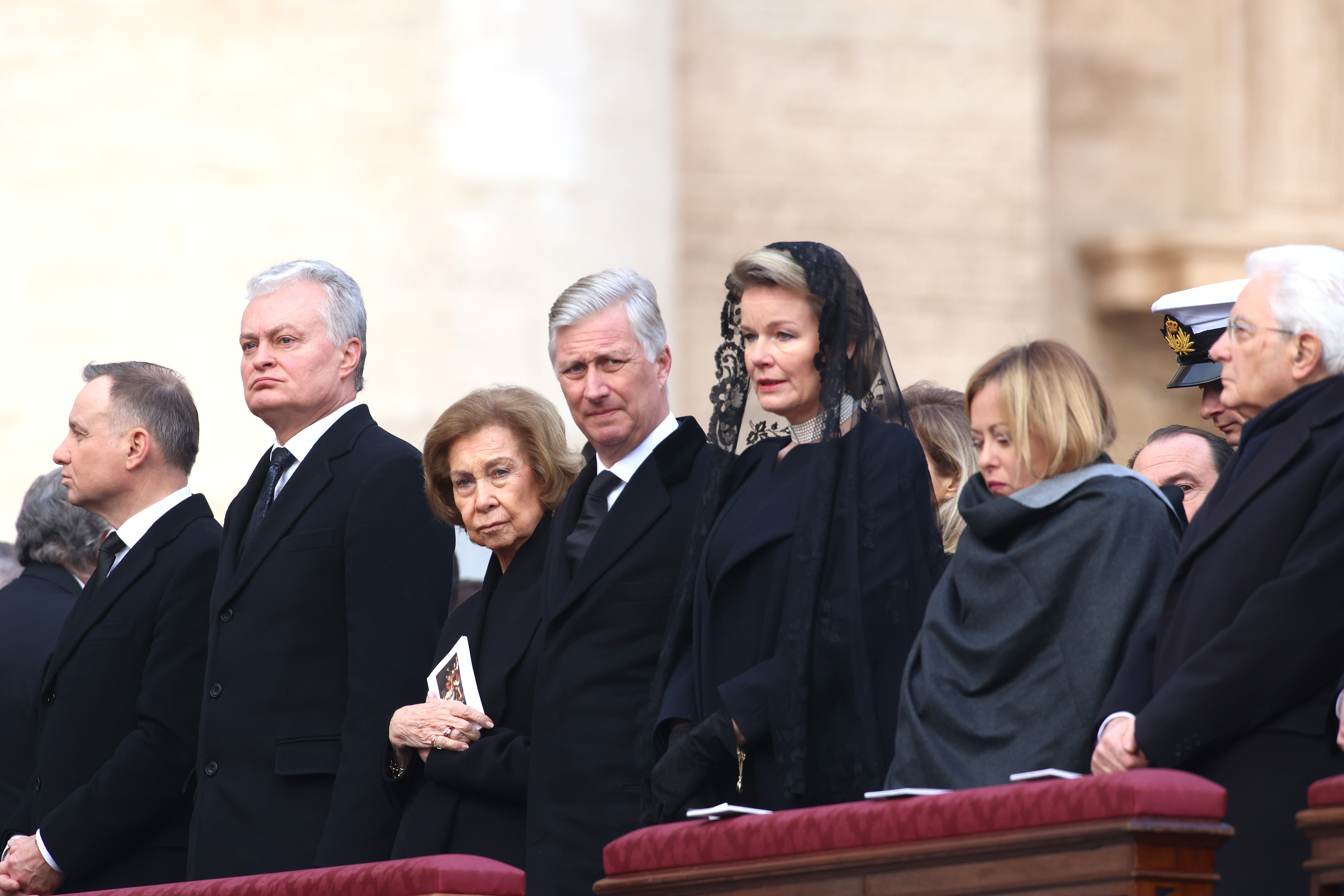 Tot ce trebuie să știi despre funeraliile Papei Francisc. Cum trebuie să se &icirc;mbrace participanții