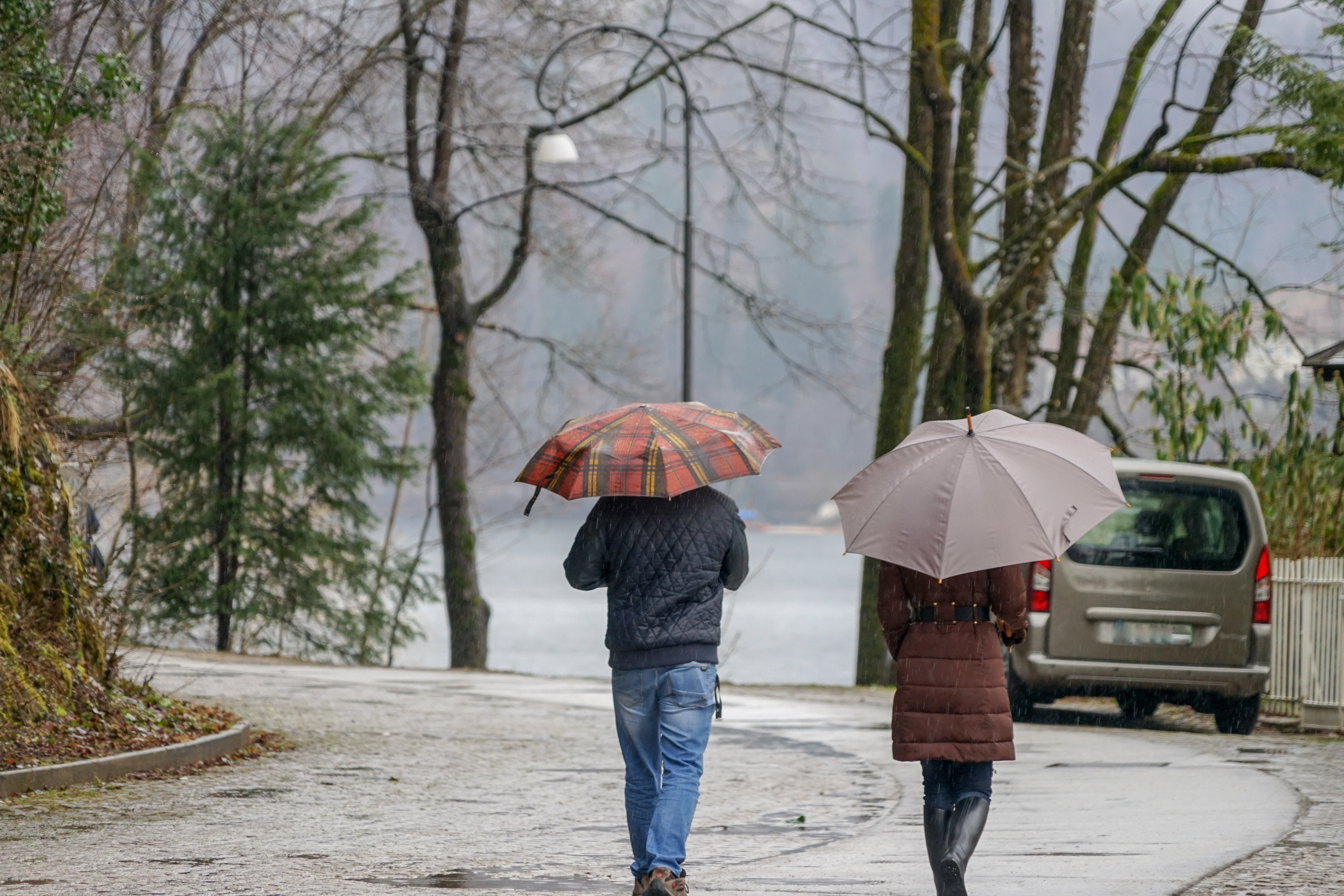 Vremea azi, 22 decembrie. Atmosferă mohorâtă în sud și în ținuturile estice, pe unde o să picure trecător