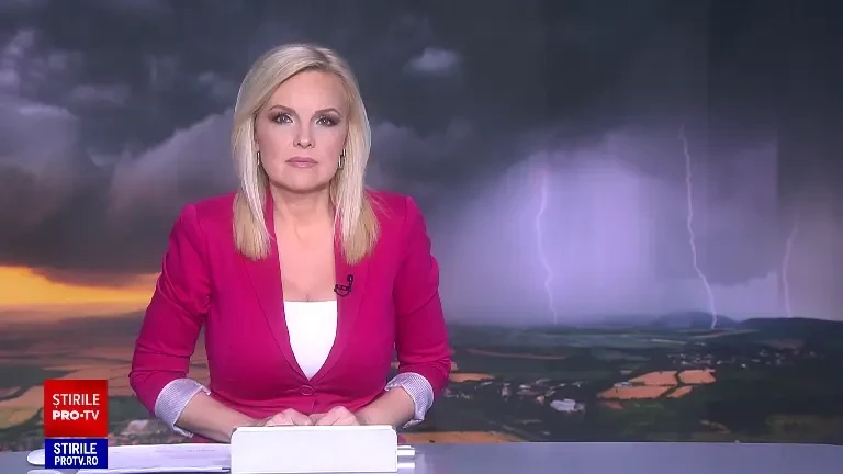 Dezastru în vestul țării. Viiturile puternice au distrus sute de gospodării: „Era nămolul până la genunchi”