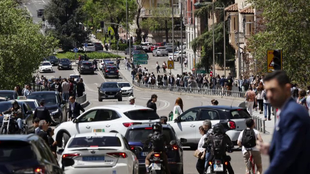 Scenariile luate în calcul pentru pana masivă de curent din Spania și Portugalia. Polițiștii au împânzit străzile noaptea