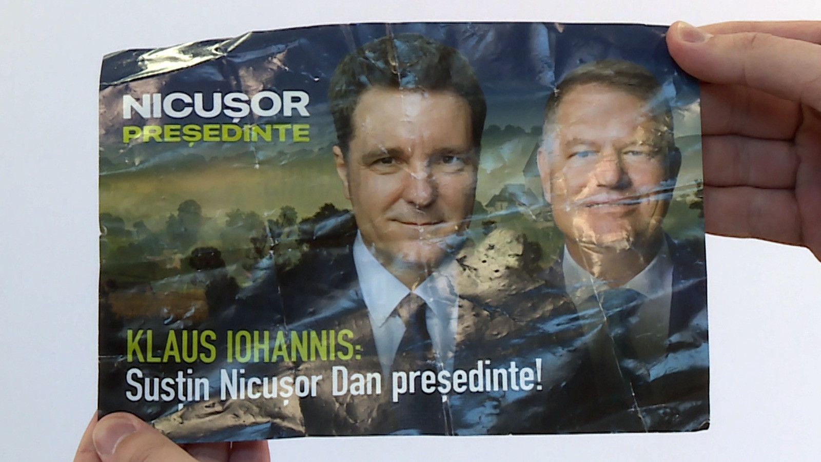 Pe cine suspectează Nicușor Dan că ar fi în spatele campaniei „de defăimare” cu pliantele în care Klaus Iohannis îl susține