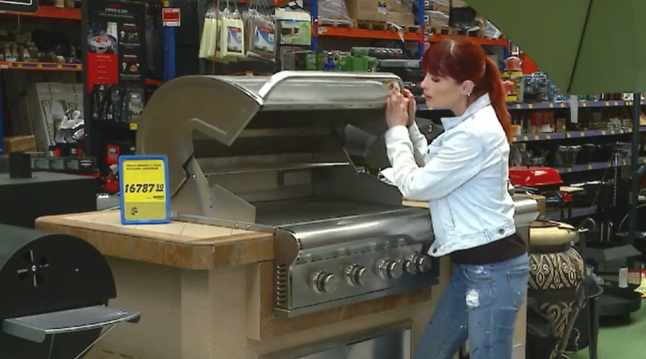 Pregătiri mari pentru micii de 1 Mai. Cum arată și de ce este în stare grătarul care costă aproape 17.000 de lei