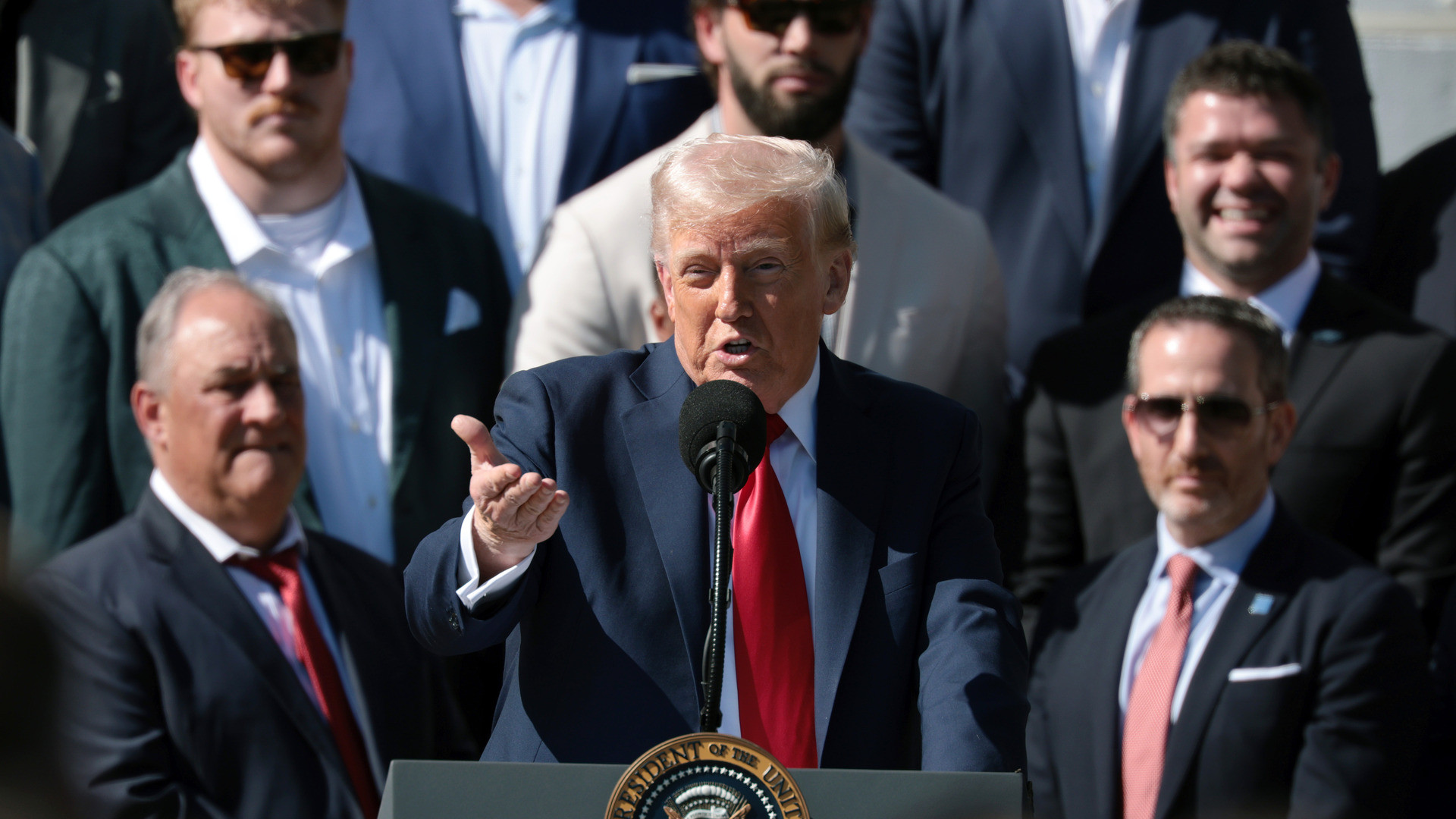 Casa Albă, nemulțumită de planul Amazon de a prezenta impactul taxelor vamale: „De ce pasează costurile consumatorilor?”