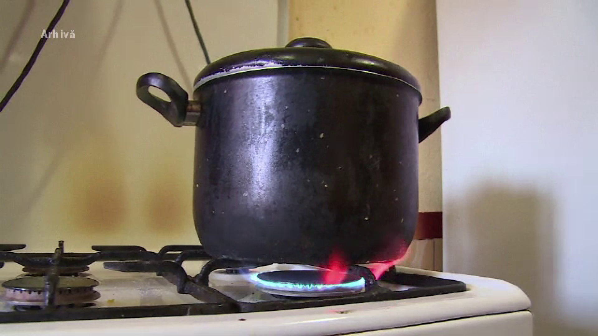 Doi copii cu arsuri grave, transportați cu elicopterul la spitalul din Iași. Amândoi s-au opărit cu apă fierbinte