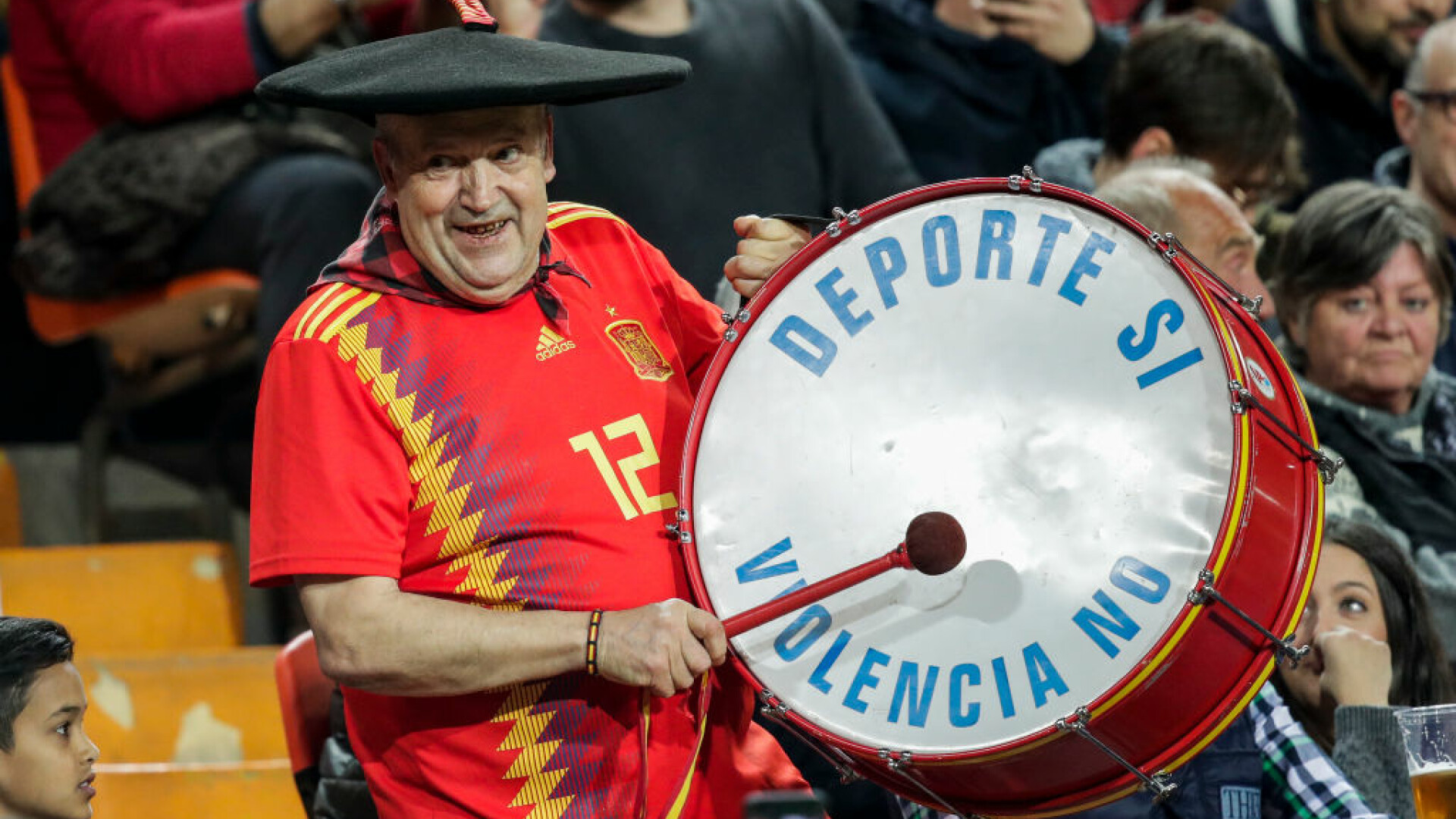 A murit Manolo, cel mai cunoscut suporter al naționalei Spaniei. Gestul făcut de premierul Pedro Sanchez