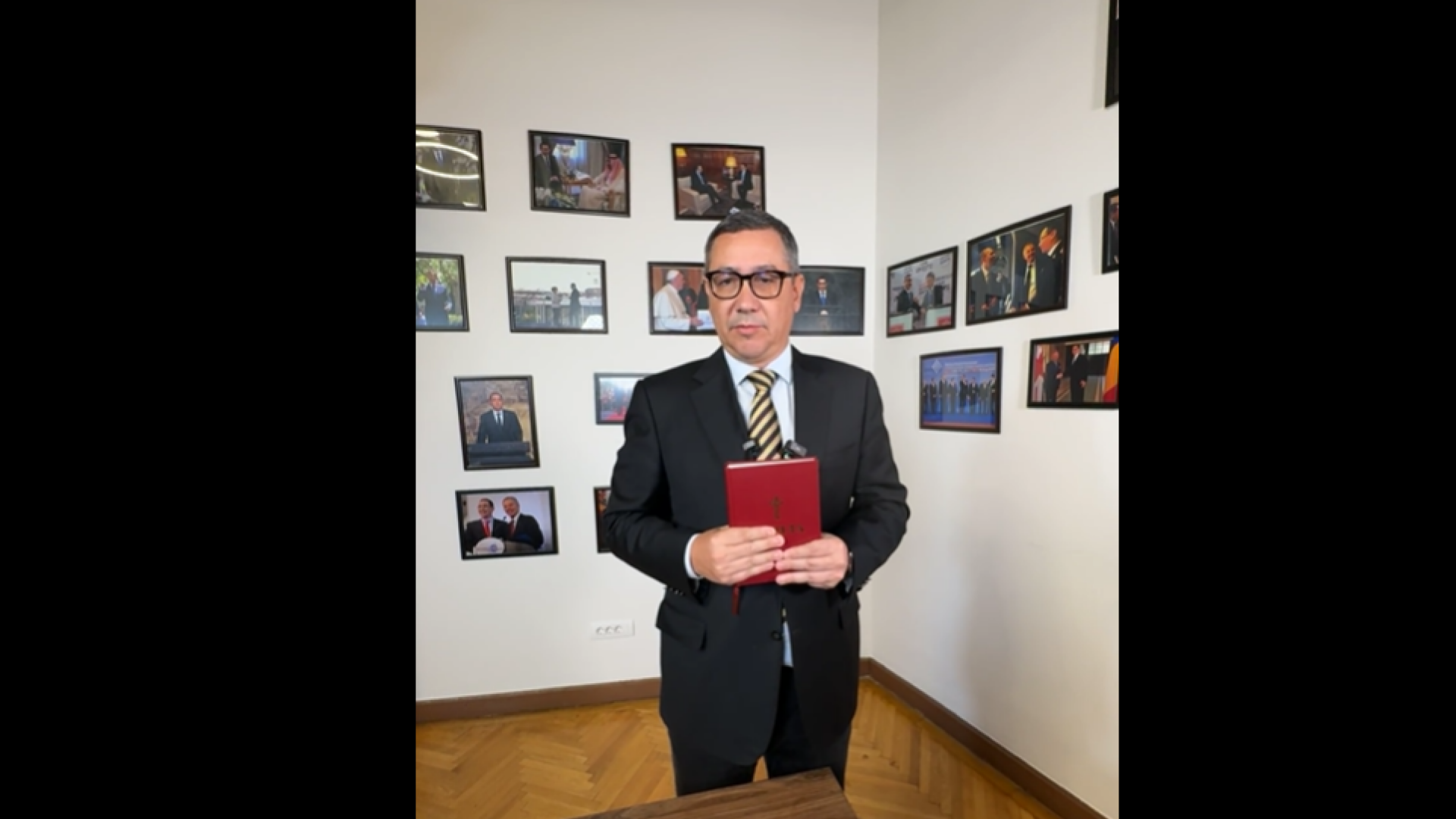 Victor Ponta, Biblia