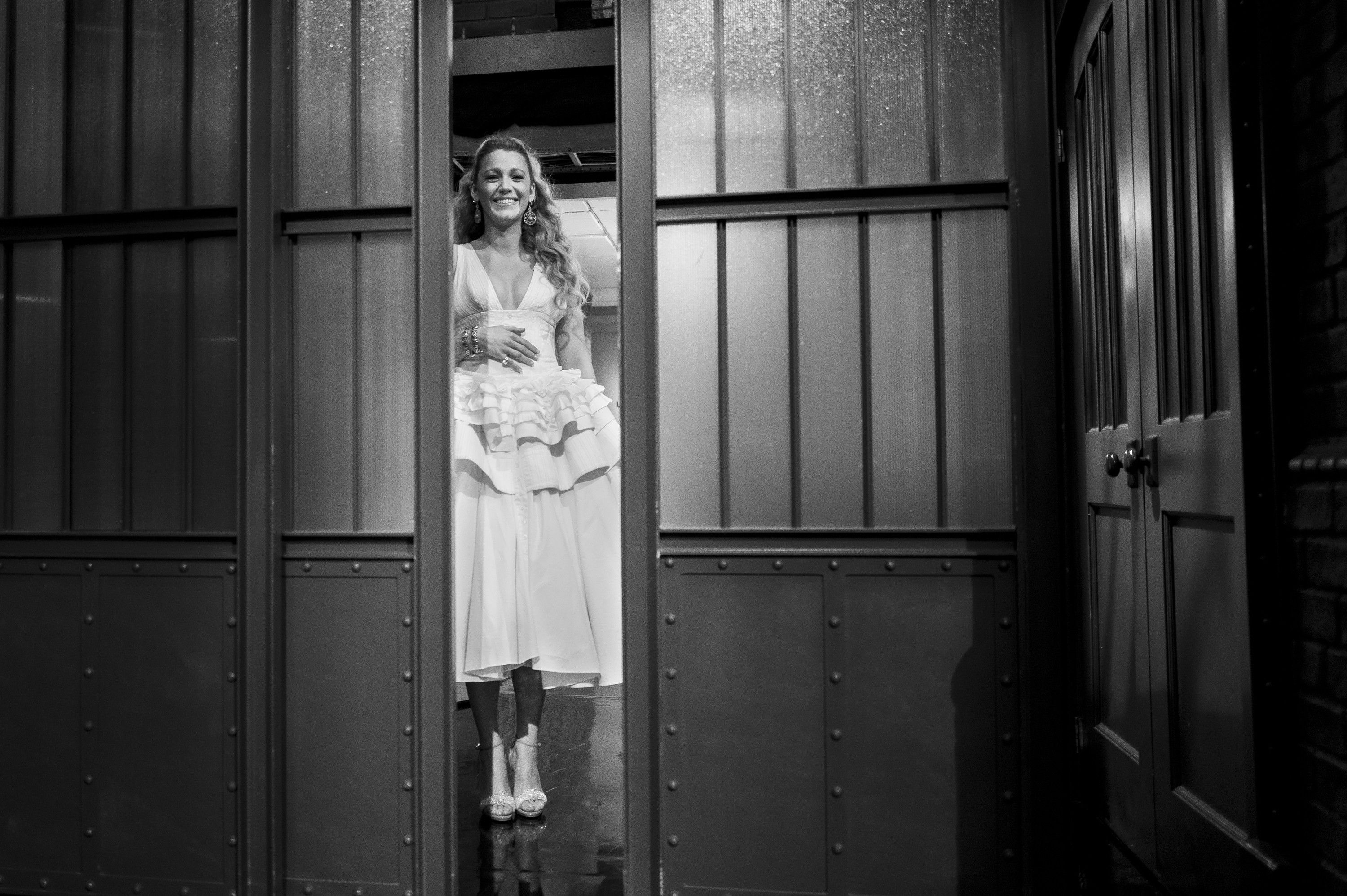 Blake Lively a atras toate privirile pe străzile din New York. Ce ținută a purtat actrița. GALERIE FOTO