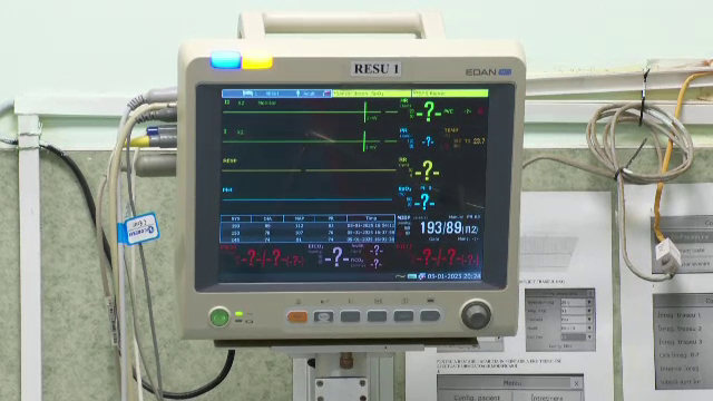 Un bărbat și-a dat foc într-un bloc din Piteşti, supărat că ar putea rămâne pe drumuri. A fost dus la spital în stare gravă