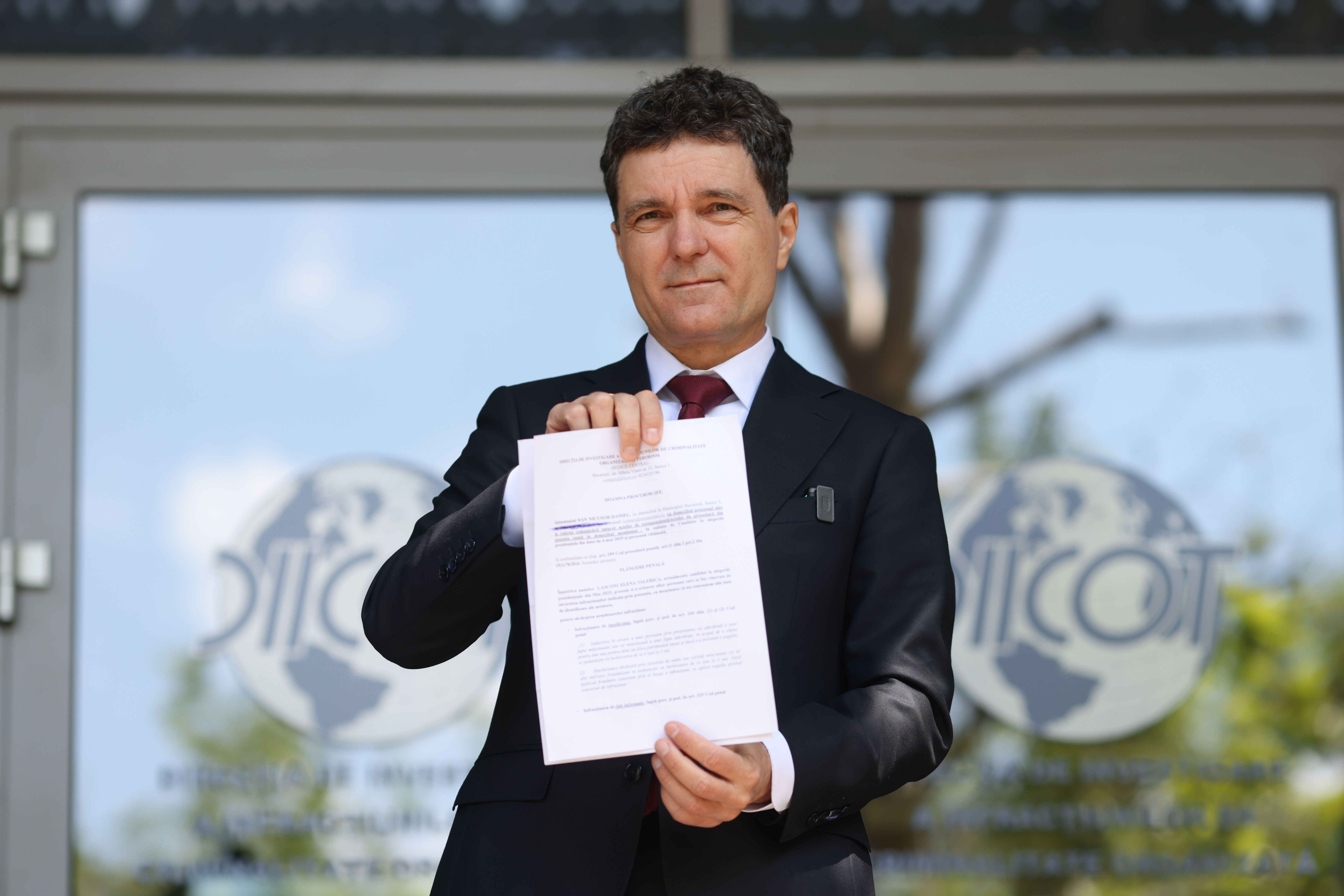 Nicuşor Dan: Am depus plângere împotriva Elenei Lasconi pentru trei infracţiuni. DOCUMENT