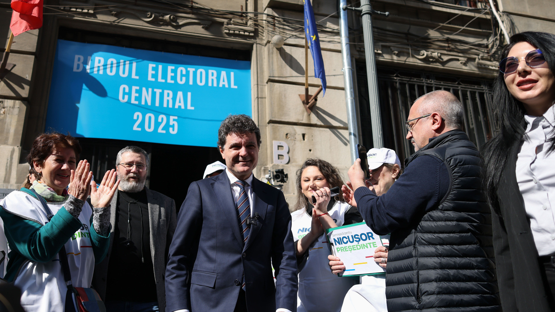 BEC a publicat rezultatul oficial al turului doi: Nicușor Dan a câștigat alegerile prezidențiale cu 6.168.642 voturi valabile