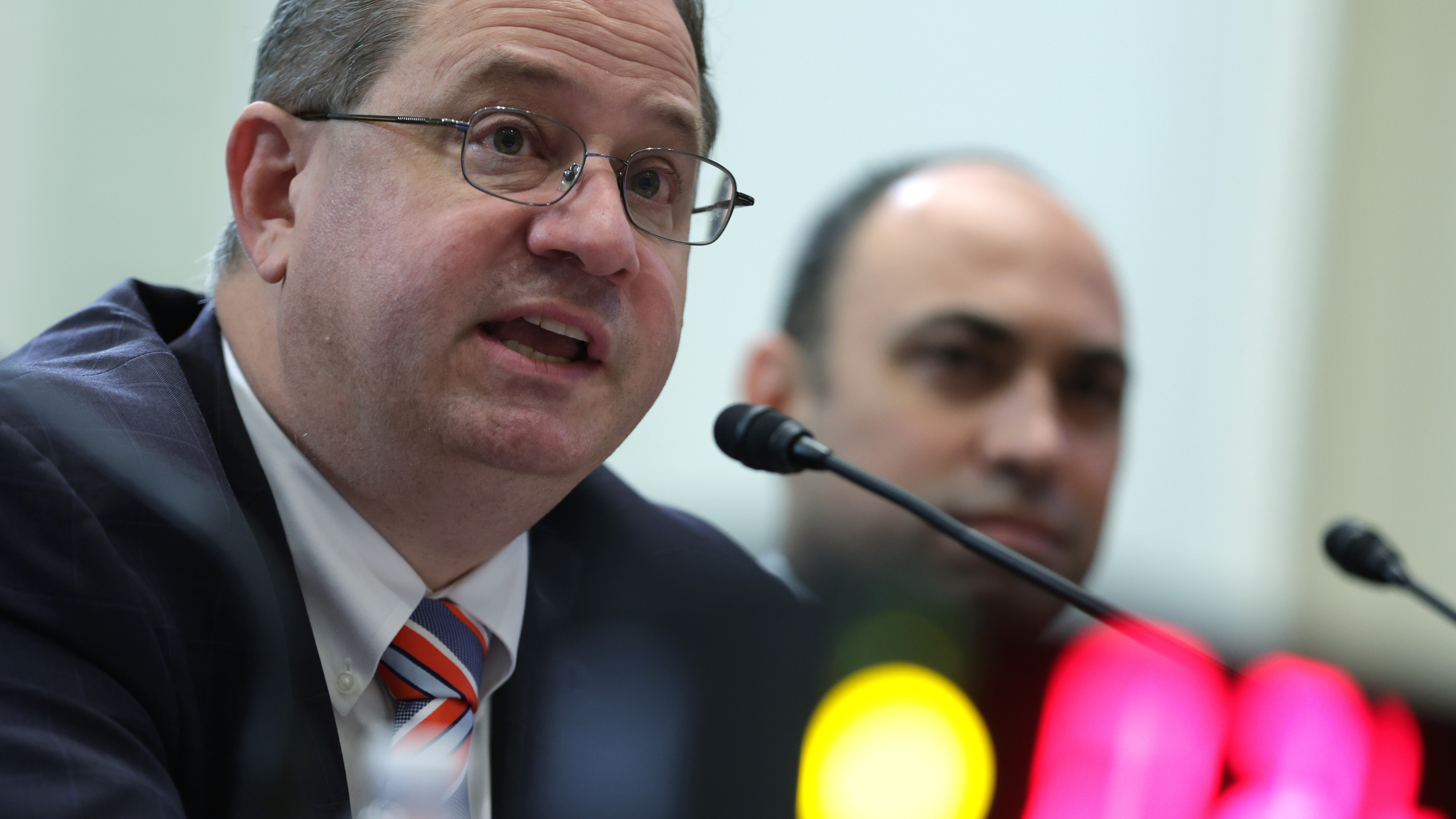 Donald Trump și-a trimis oamenii să supravegheze alegerile din România: „Duminică vom merge efectiv la secțiile de vot”