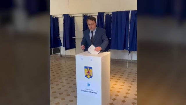 Ce spun românii care votează deja în străinătate: „Am venit la vot cu speranța că vom schimba ceva în țara asta”