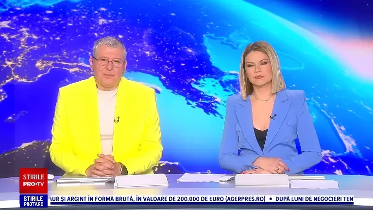 Un șarpe cu două capete este atracția unui magazin din California. Anomalia apare o dată la 100.000 de nașteri