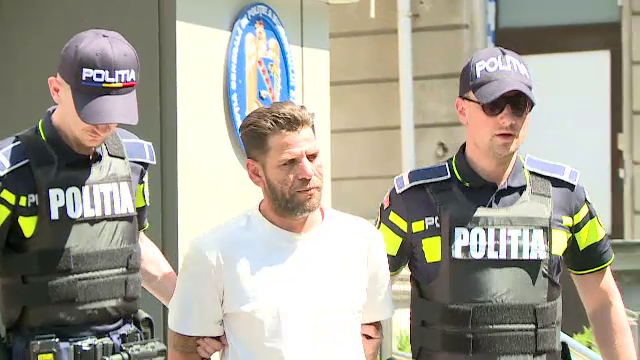 Doi tineri au trăit o experiență terifiantă: jefuiți sub amenințarea cuțitului de mașină, pe Calea Victoriei din Capitală