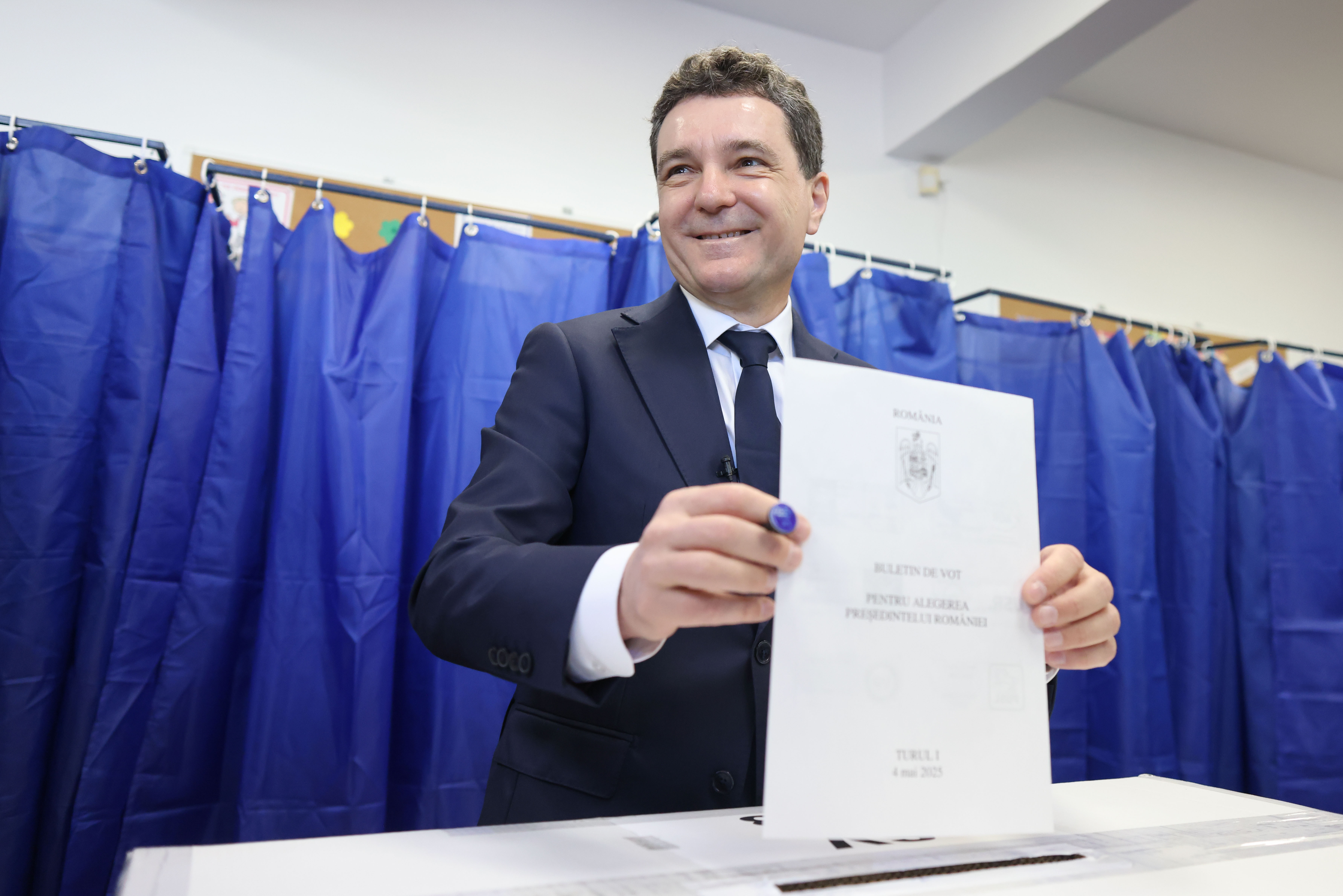 Nicușor Dan a votat. „Am votat pentru speranţă, pentru un nou început pentru România”