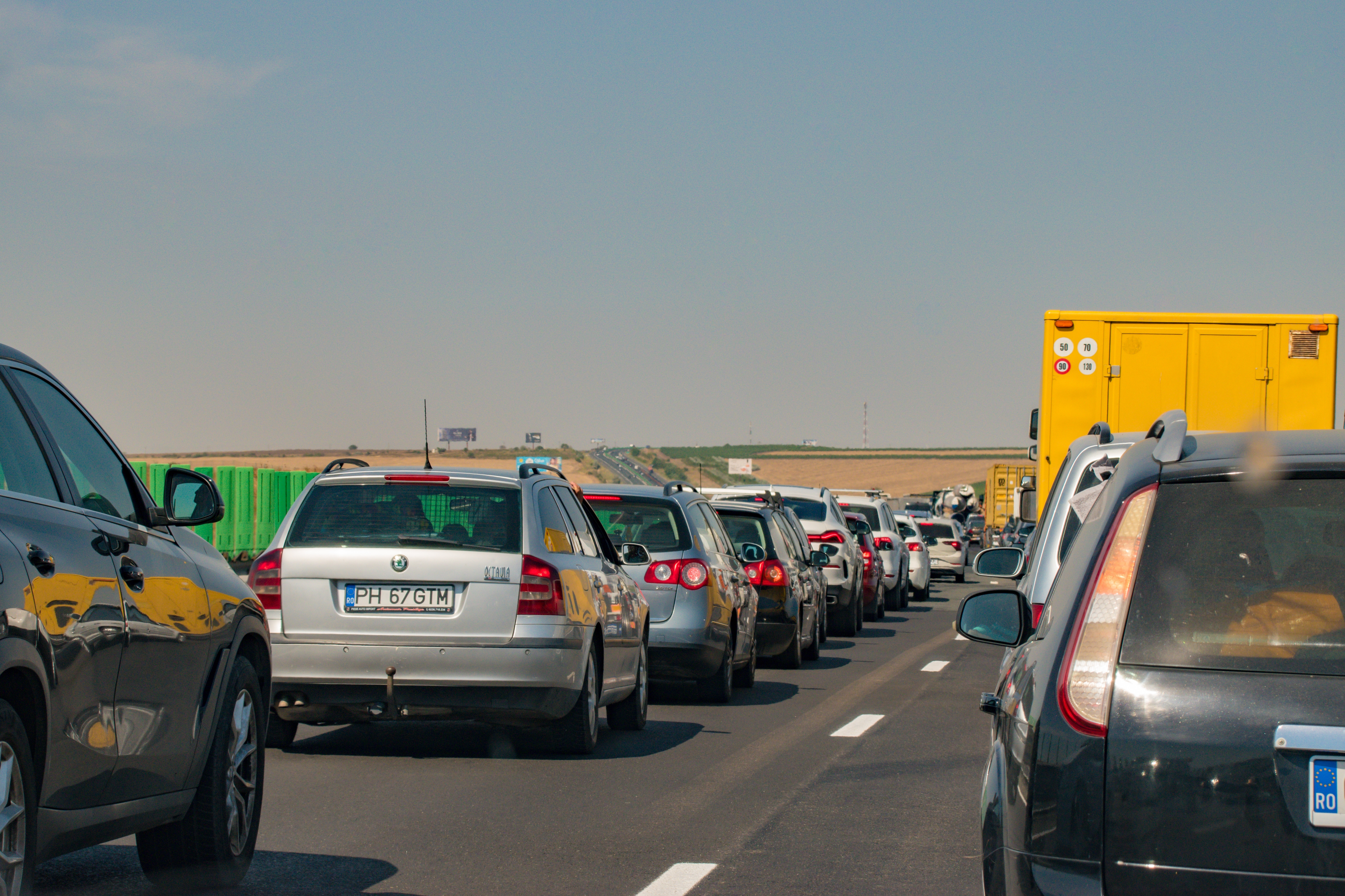 Românii se întorc din minivacanța de 1 MAI. Trafic aglomerat pe DN1 Valea Prahovei și pe A2 Constanţa-Bucureşti