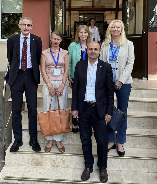 reprezentanti ambasade sectie de vot