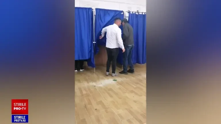 Scandal la o secție de votare din Olt, după ce un viceprimar a intrat cu alegătorii în cabină