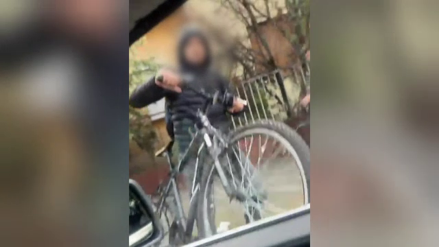 Dana Roba, din nou victima unui incident violent. Ce i-a făcut un biciclist care i-a tăiat calea