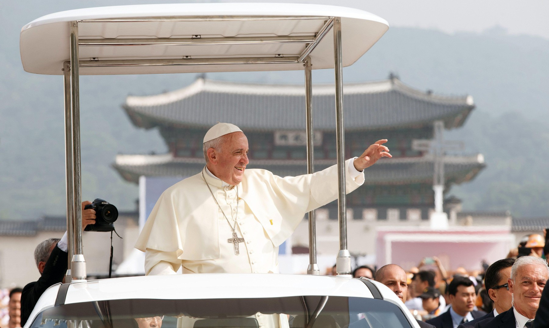 Unul dintre papamobilele Papei Francisc va fi transformat în spital mobil pentru copiii din Gaza