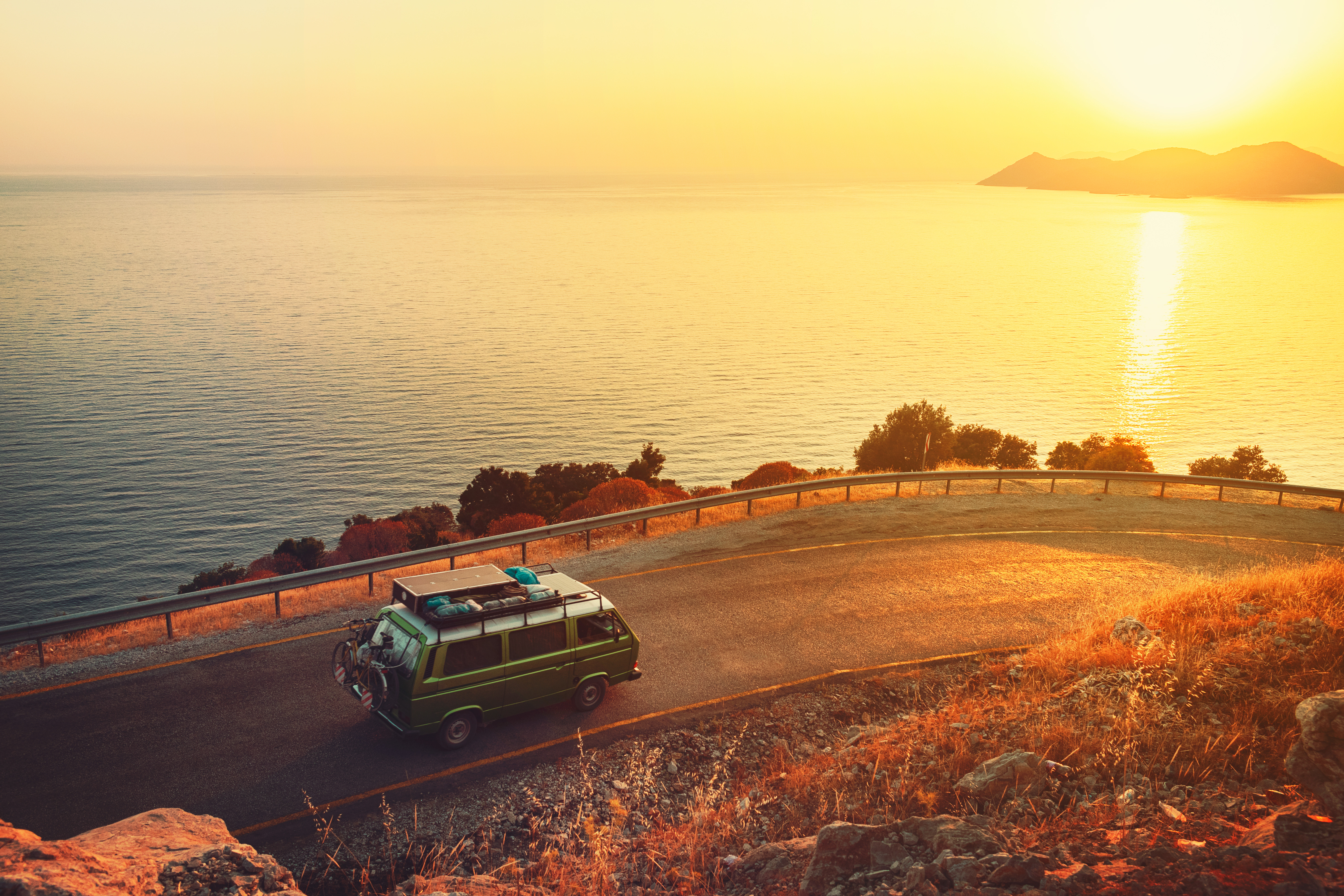 Un pensionar și-a lăsat din greșeală soția pe marginea unei șosele din Italia. Cum a realizat că o pierduse