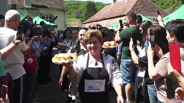 Prăjitura de sezon produsă în Transilvania și vândută în toată țara. A încercat-o și regele Charles