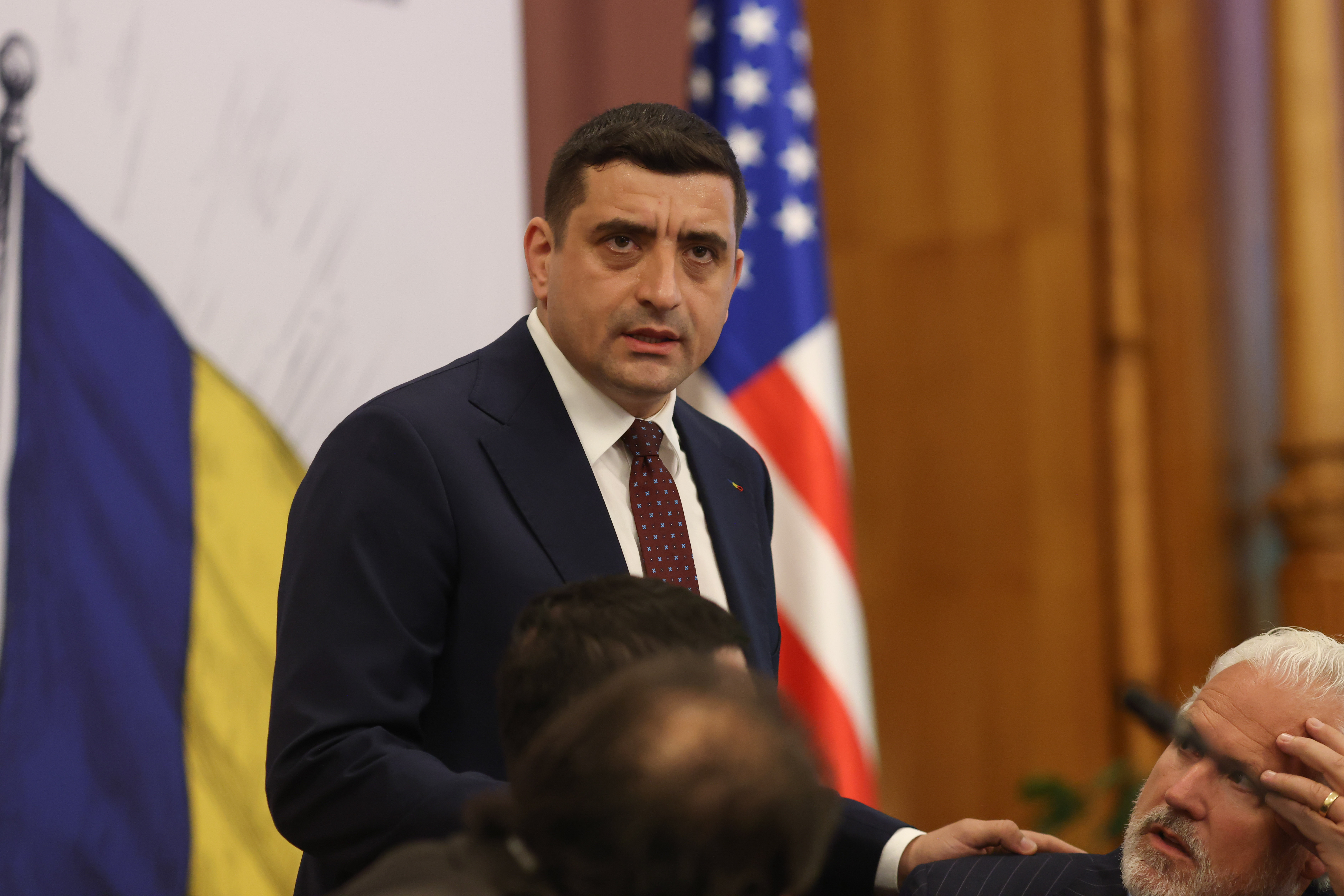 George Simion spune că, dacă va fi ”ales”, va introduce o clauză specială pentru firmele americane din sectorul militar