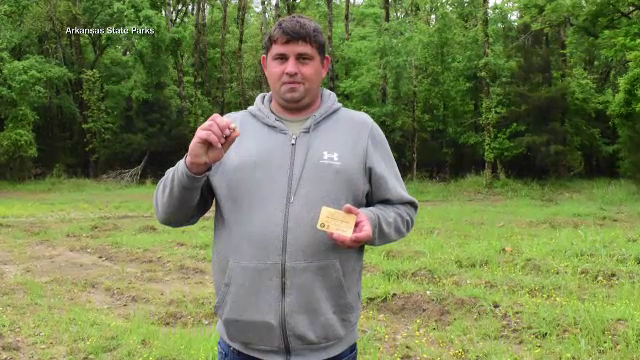 Descoperirea uriașă făcută de un bărbat care își plimba câinele. Animalul a simțit imediat