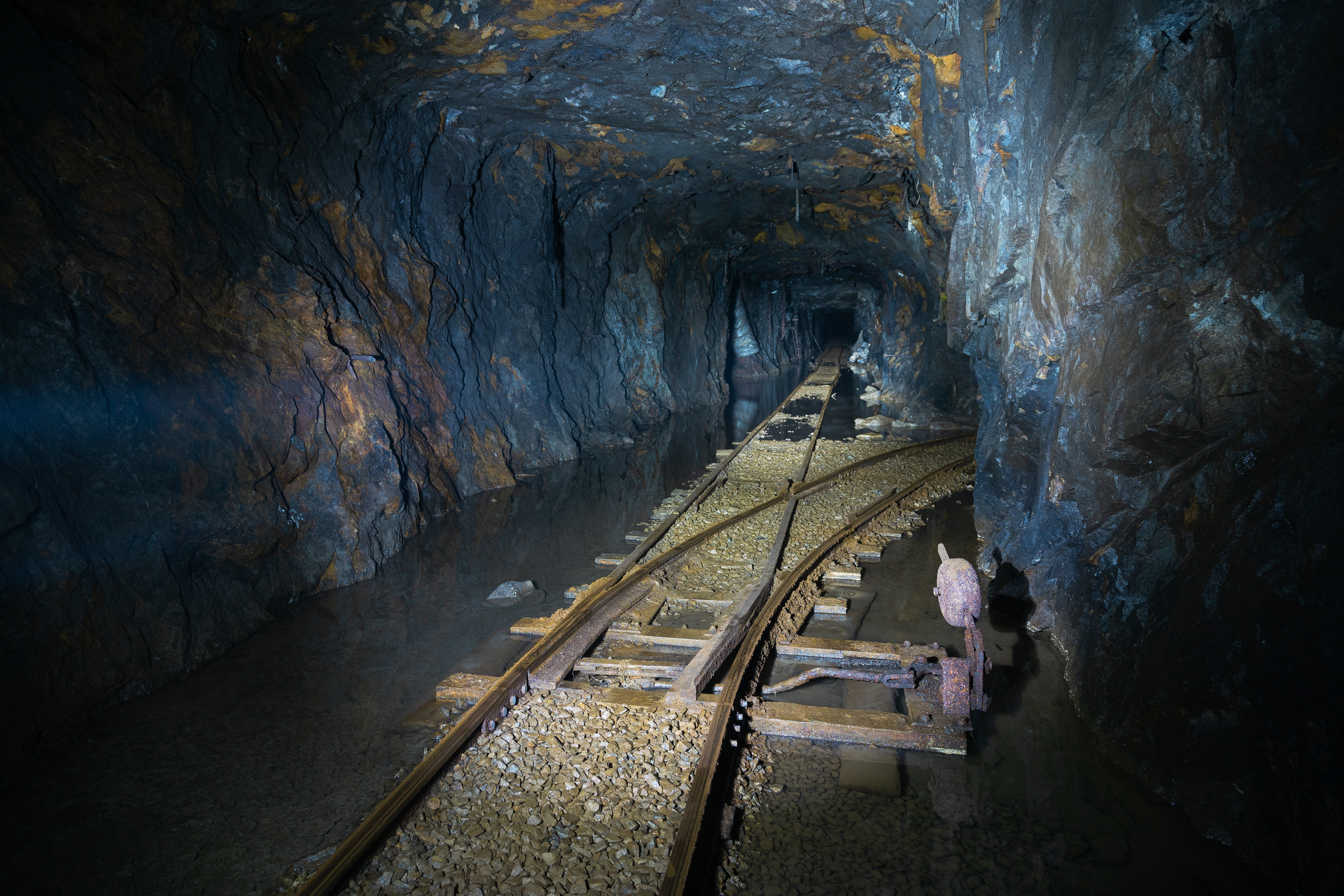 Avem resurse unice din materialul pentru care SUA și China schimbă ordinea mondială. ”România e considerat un stat cheie”