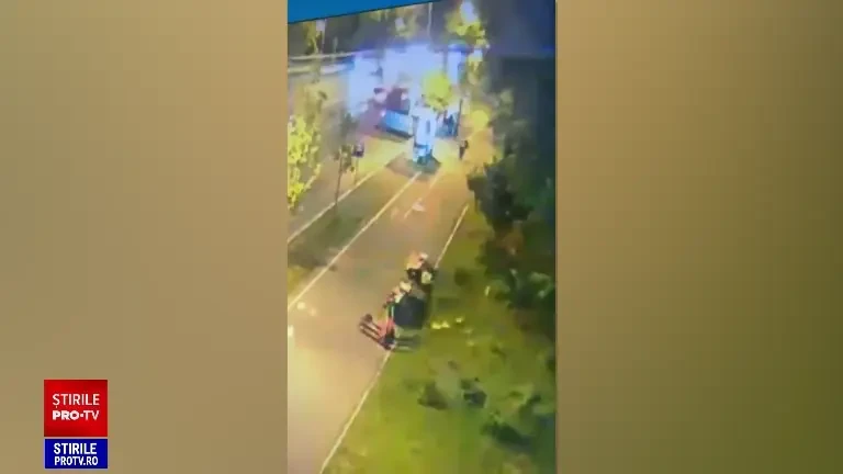 Un tânăr a urmărit o femeie până-n scara blocului și a atins-o în zonele intime