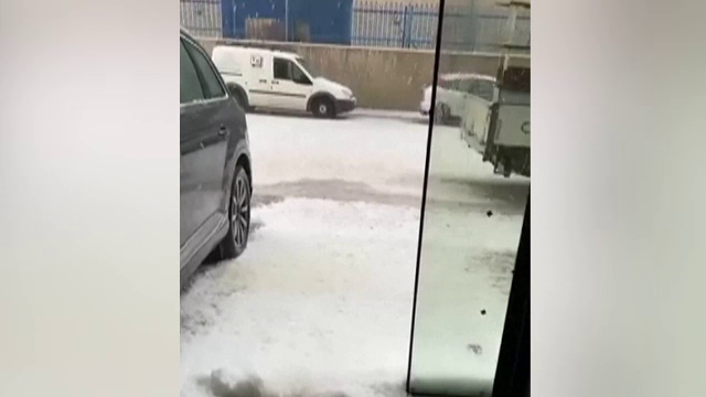 Oraș locuit de români în Spania, bătut de grindină. A acoperit complet străzile și trotuarele