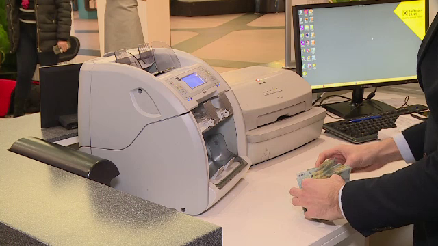 Cât plătesc în plus românii cu credite după creșterea dobânzilor din ultimele zile