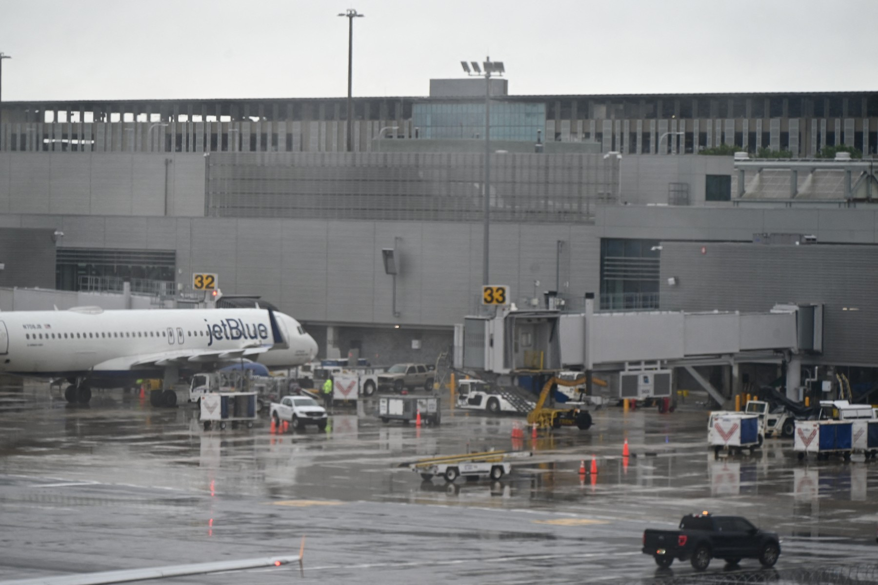 Haos în SUA. Pană informatică la reţeaua de metrou din San Francisco și comunicații întrerupte la aeroportul Newark