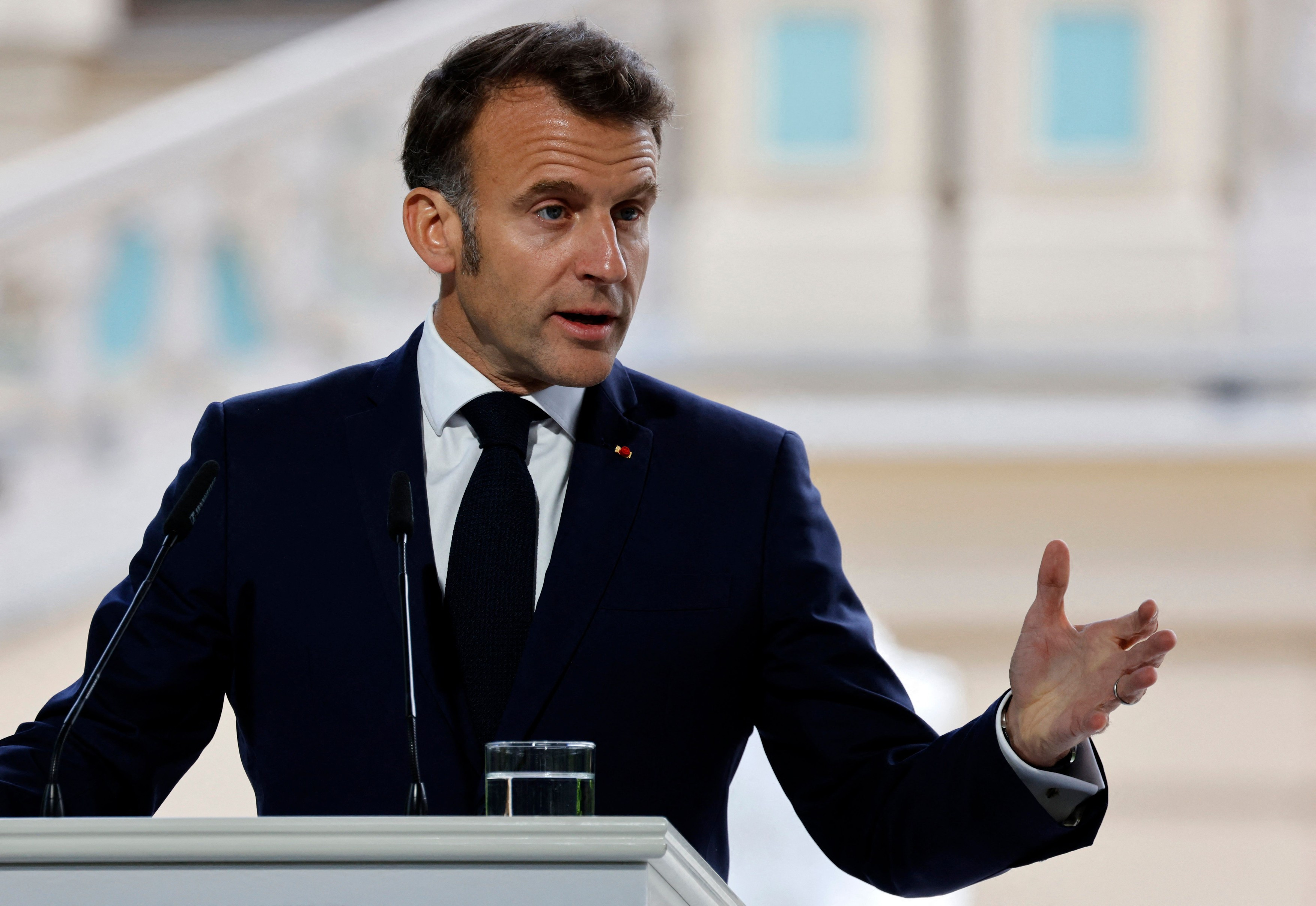 Macron avertizează asupra „amestecurilor externe" în alegerile din România. „Subminează integritatea democraţiilor noastre”