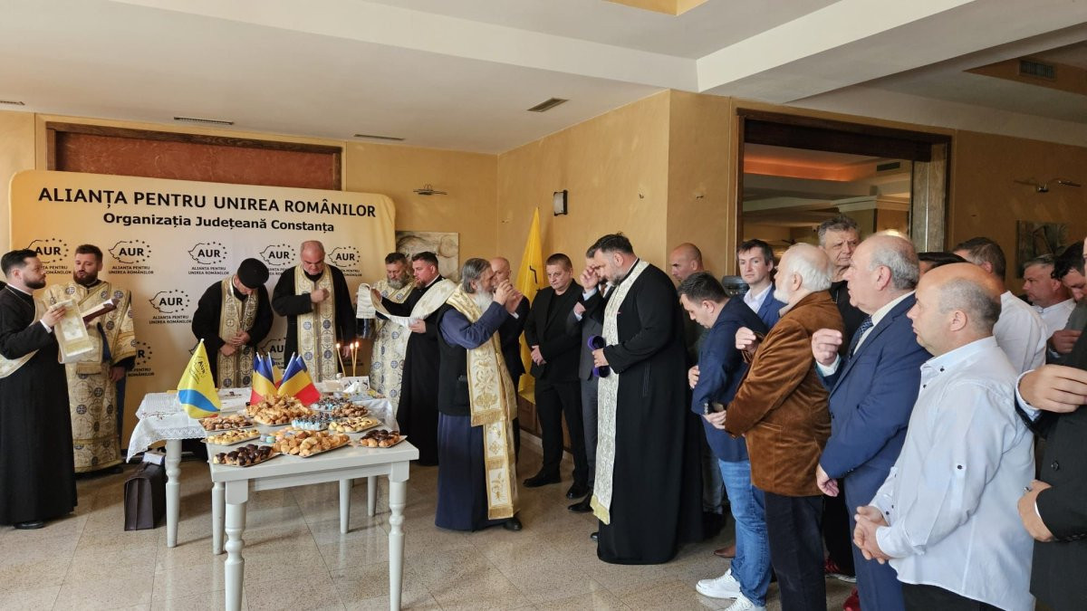 ÎPS Teodosie, la sfințirea sediului AUR Constanța: ”Pe 18 mai va fi un rezultat bun”. Urări pentru George și Călin | VIDEO